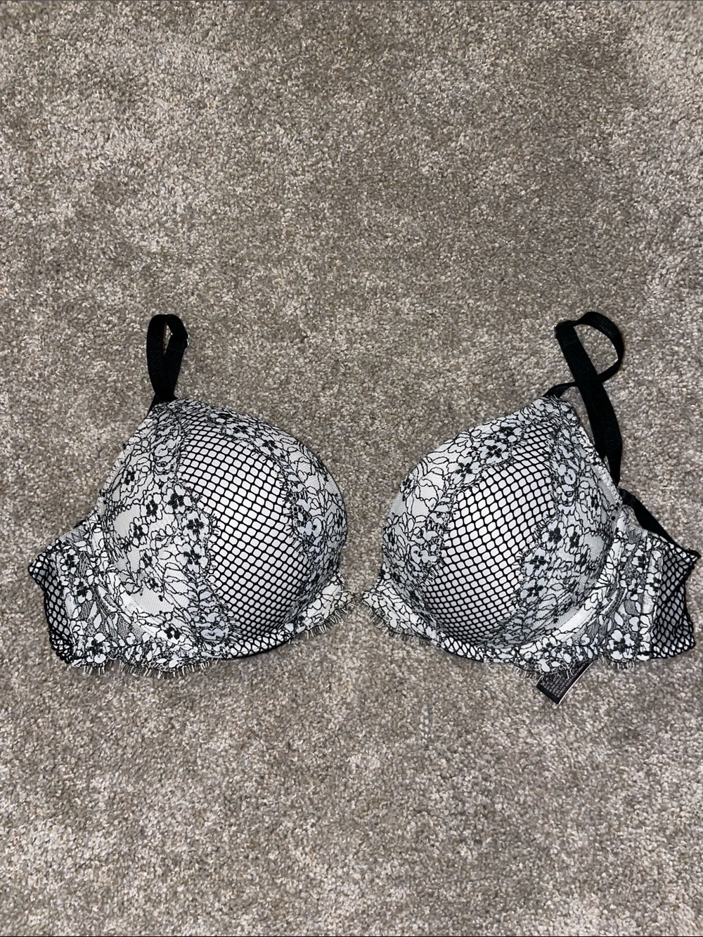 VS BOMBSHELL Black & White Floral Lace Push-Up Bra - Women Intimates